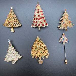 Lot of 6 Christmas Tree Brooches Pins Gerry’s Rhinestone Vintage Gold Tone Stick